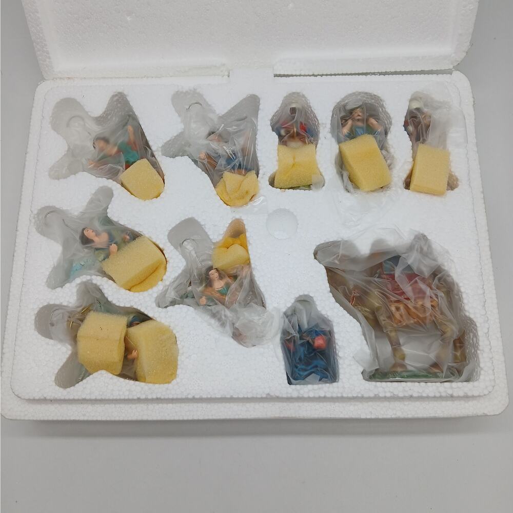 Hawthorne Village NIB Christmas Ornament Peace on Earth Nativity Figurines COA